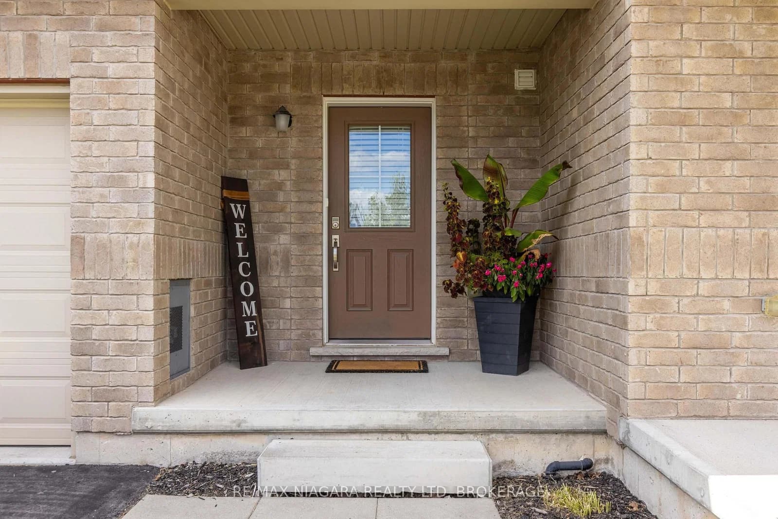 Cole Court in Niagara Falls · Oldfield — photo 2