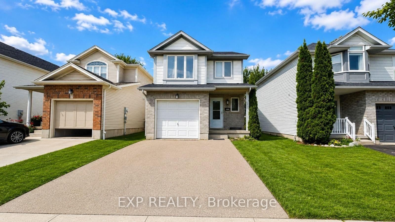 Photo of HENHOEFFER Crescent in Kitchener