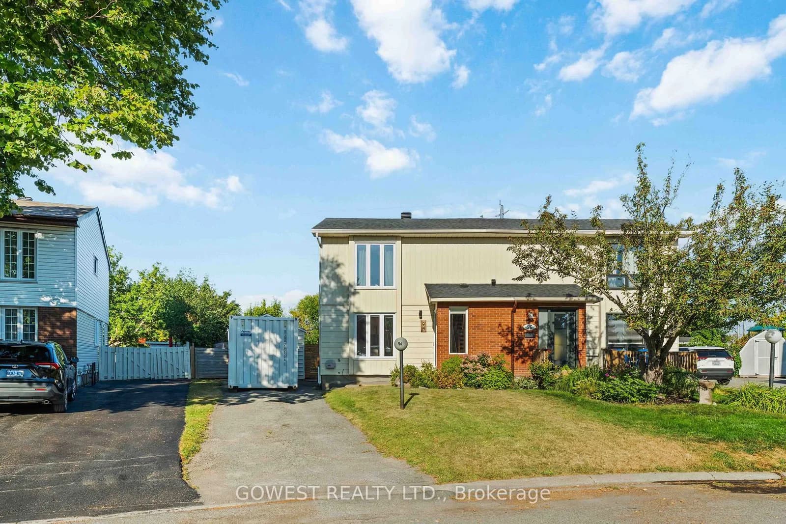 Photo of Fieldgate Drive in Ottawa · Barrhaven - Knollsbrook