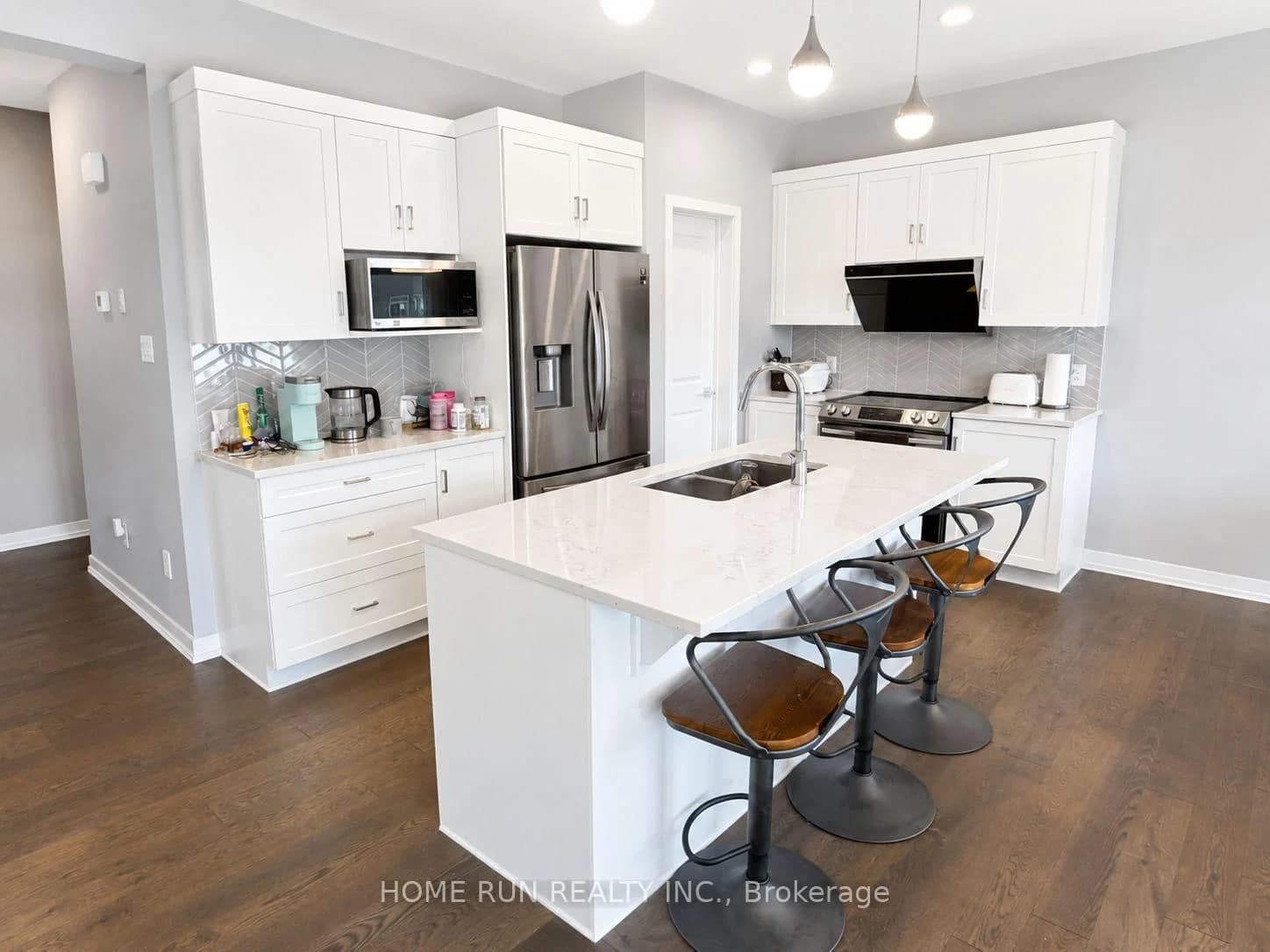 Rouncey Road in Ottawa · Kanata - Emerald Meadows/Trailwest — photo 3