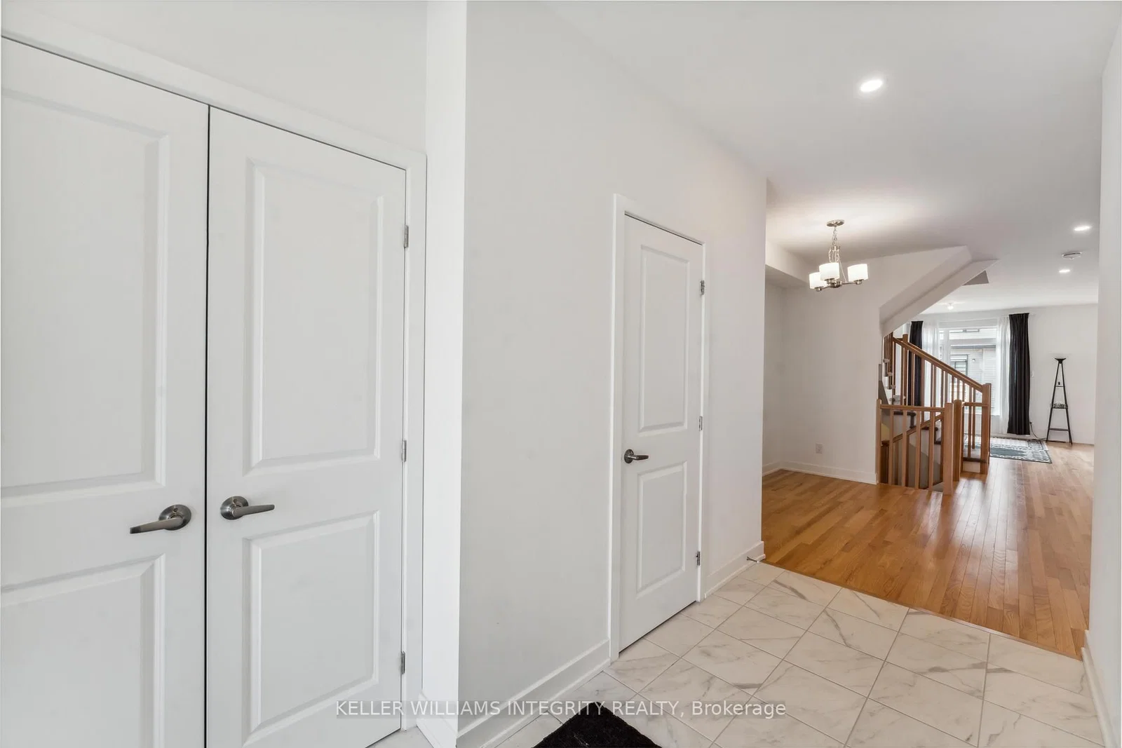 Makobe Lane in Ottawa · Riverside South/Gloucester Glen — photo 2