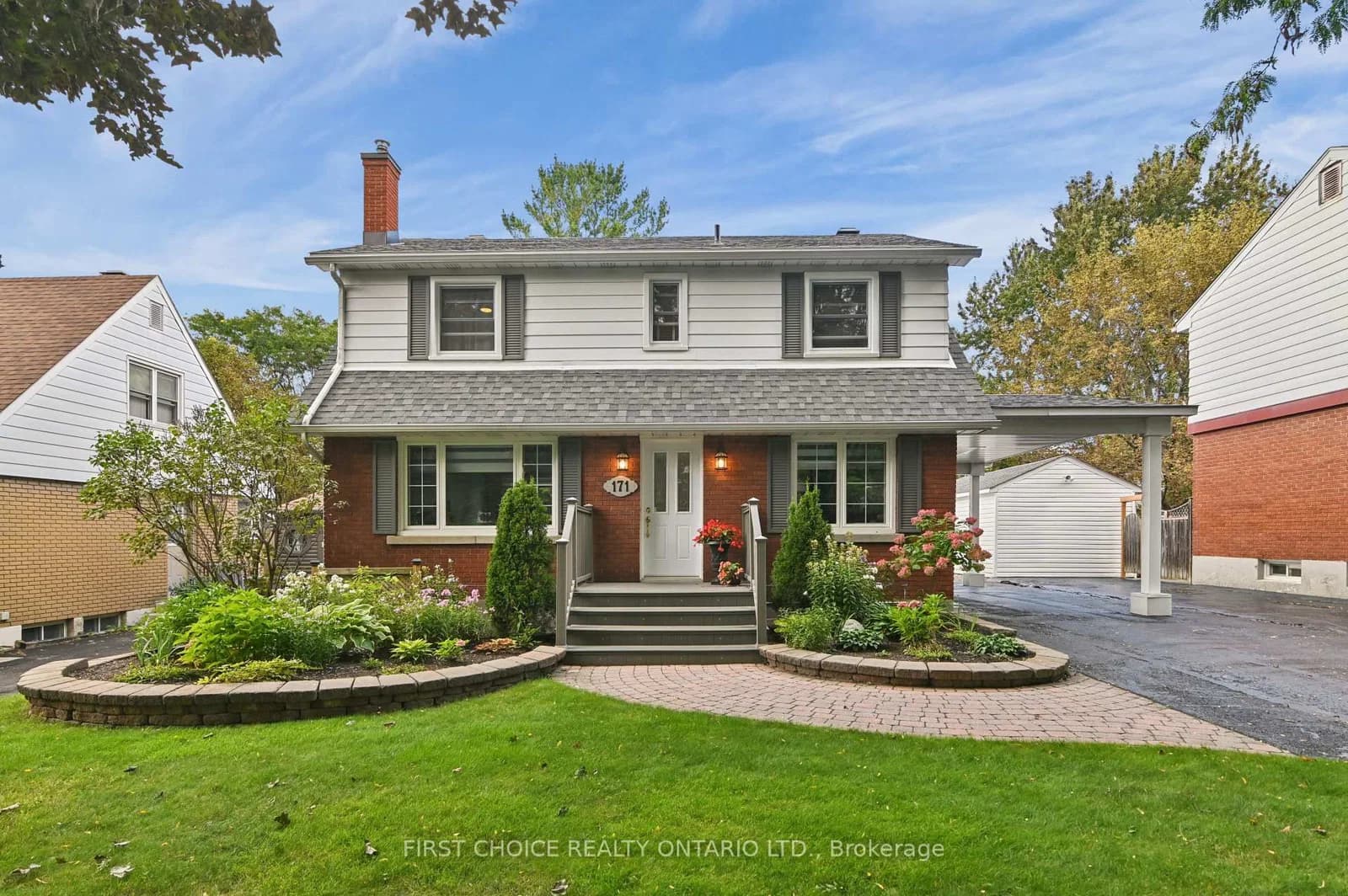 Photo of Fanshaw Avenue in Ottawa · Applewood Acres