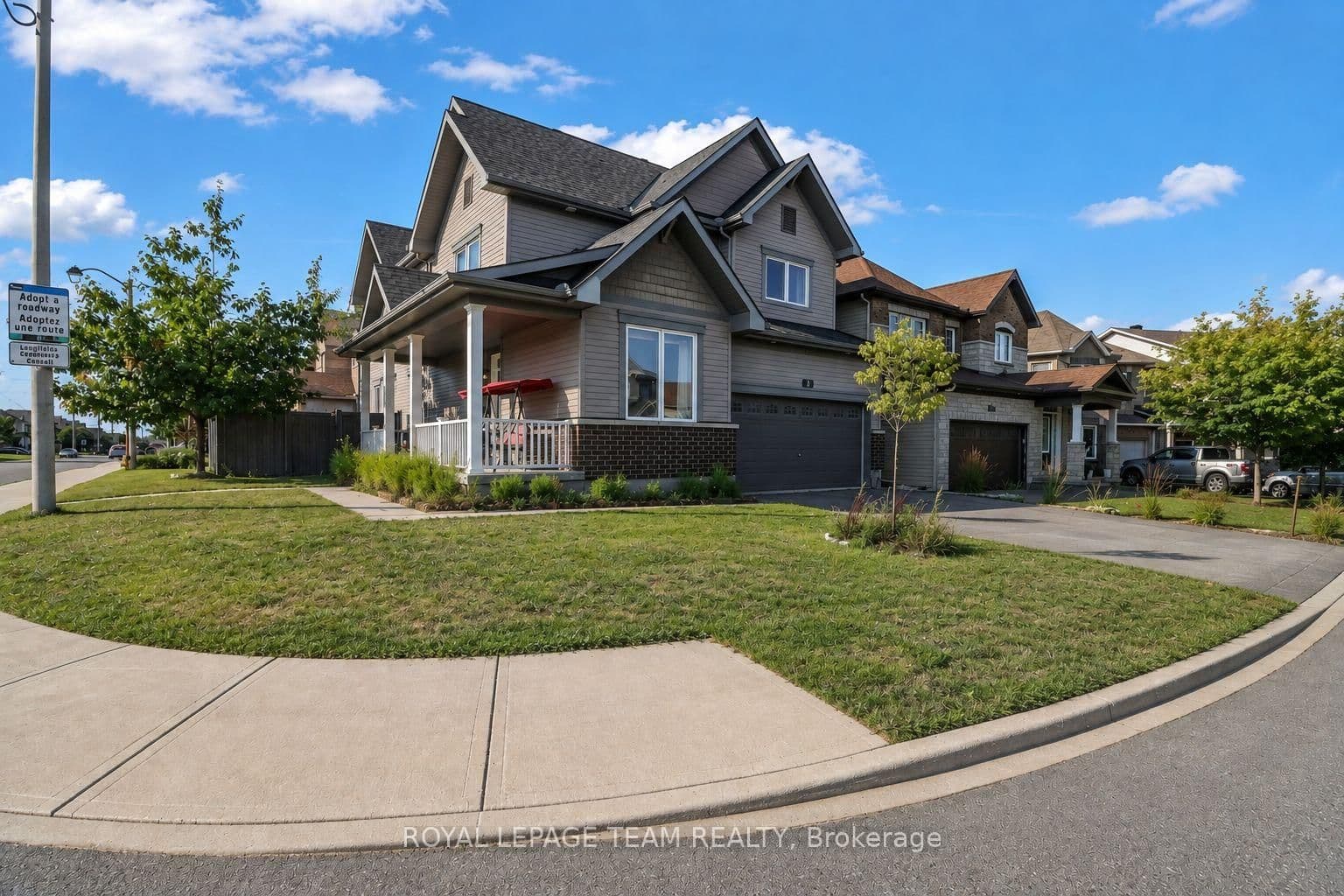 Stoneleigh Street in Ottawa · Barrhaven - Strandherd — photo 3