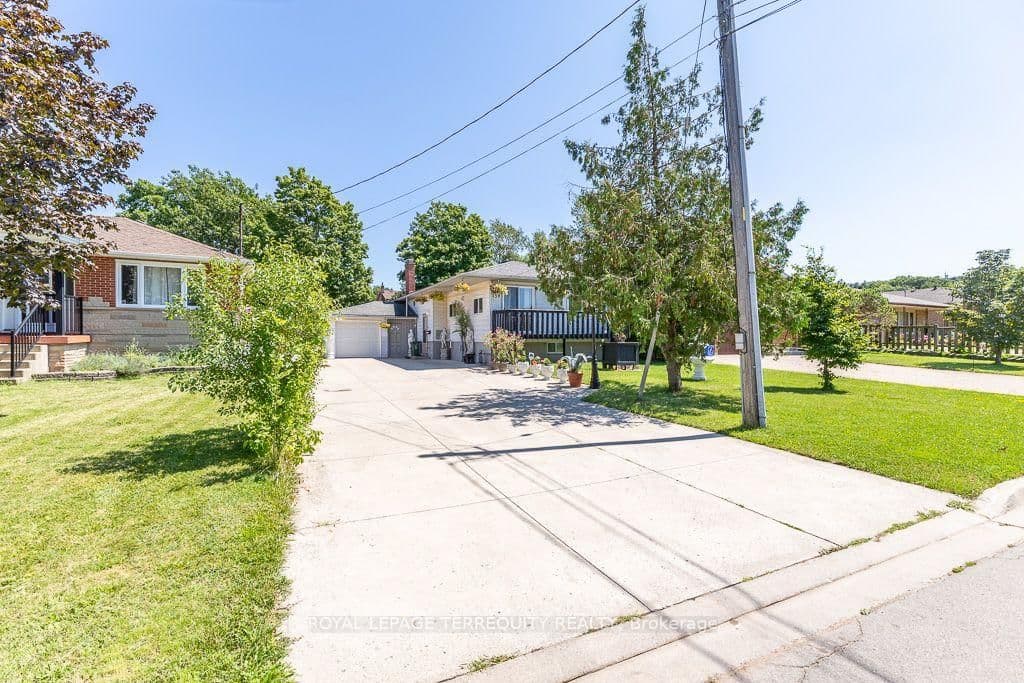 Photo of Homeside Avenue in Hamilton · Stoney Creek