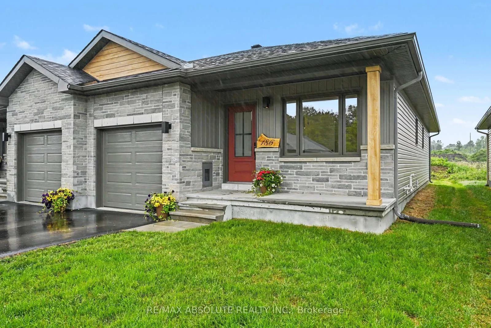 Seabert Drive in Arnprior · Arnprior — photo 2