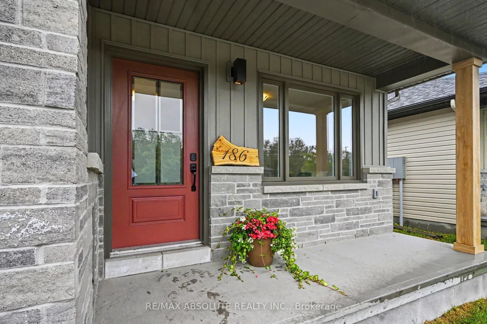Seabert Drive in Arnprior · Arnprior — photo 3