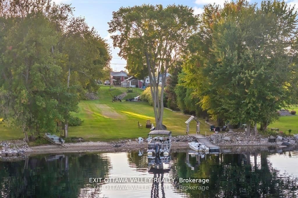 Photo of Lacroix Bay Road in Westmeath · Whitewater Region