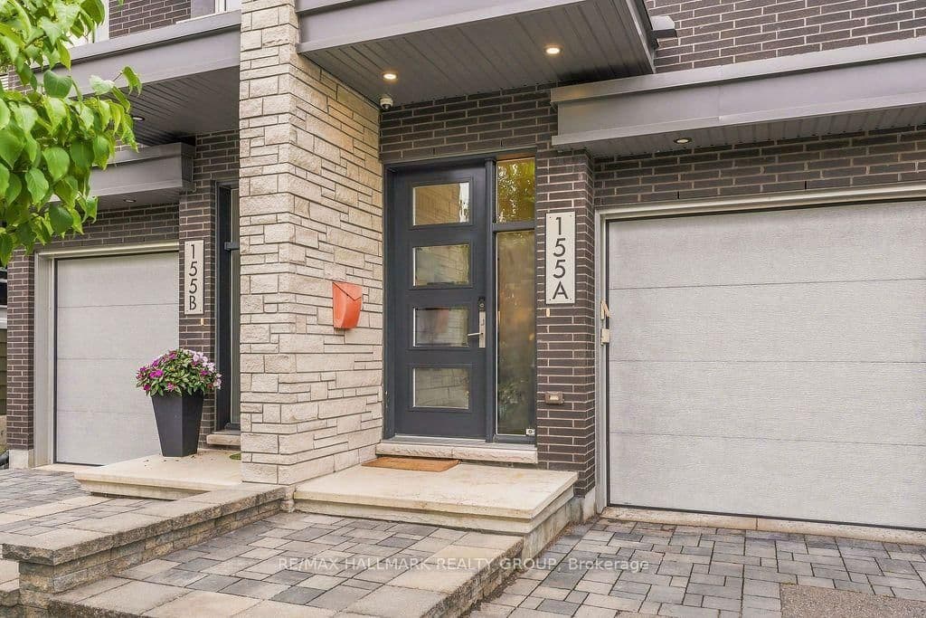 155-A Buell Street in Ottawa · Westboro/Hampton Park — photo 2