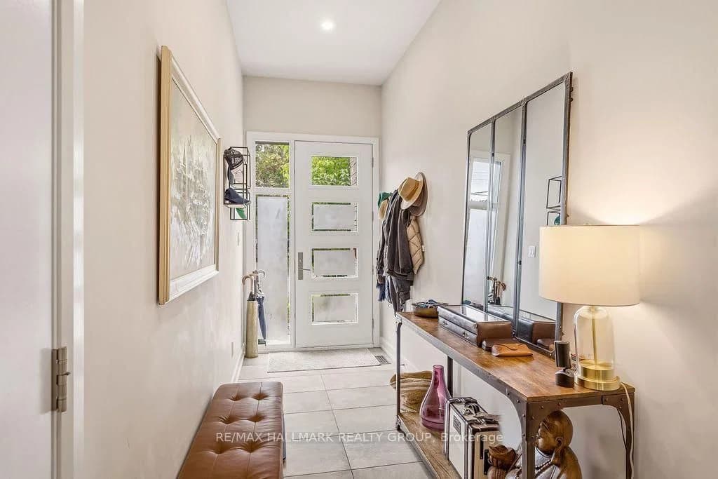 155-A Buell Street in Ottawa · Westboro/Hampton Park — photo 3