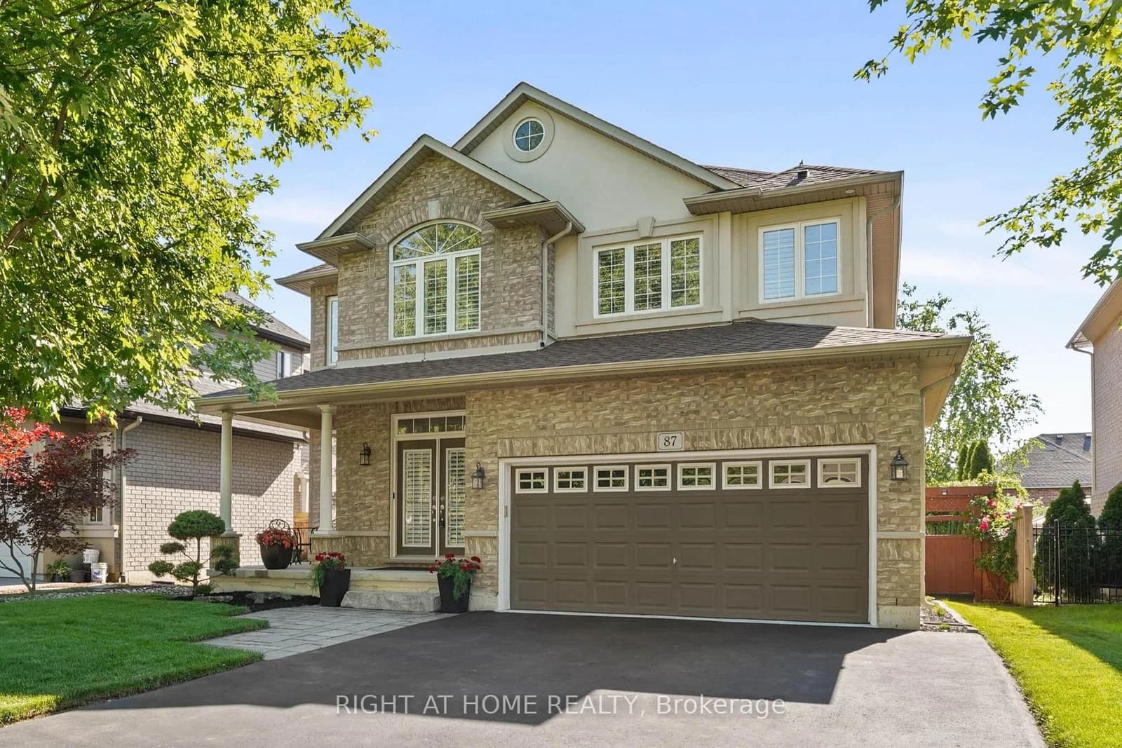 Photo of Newcombe Road in Hamilton · Dundas
