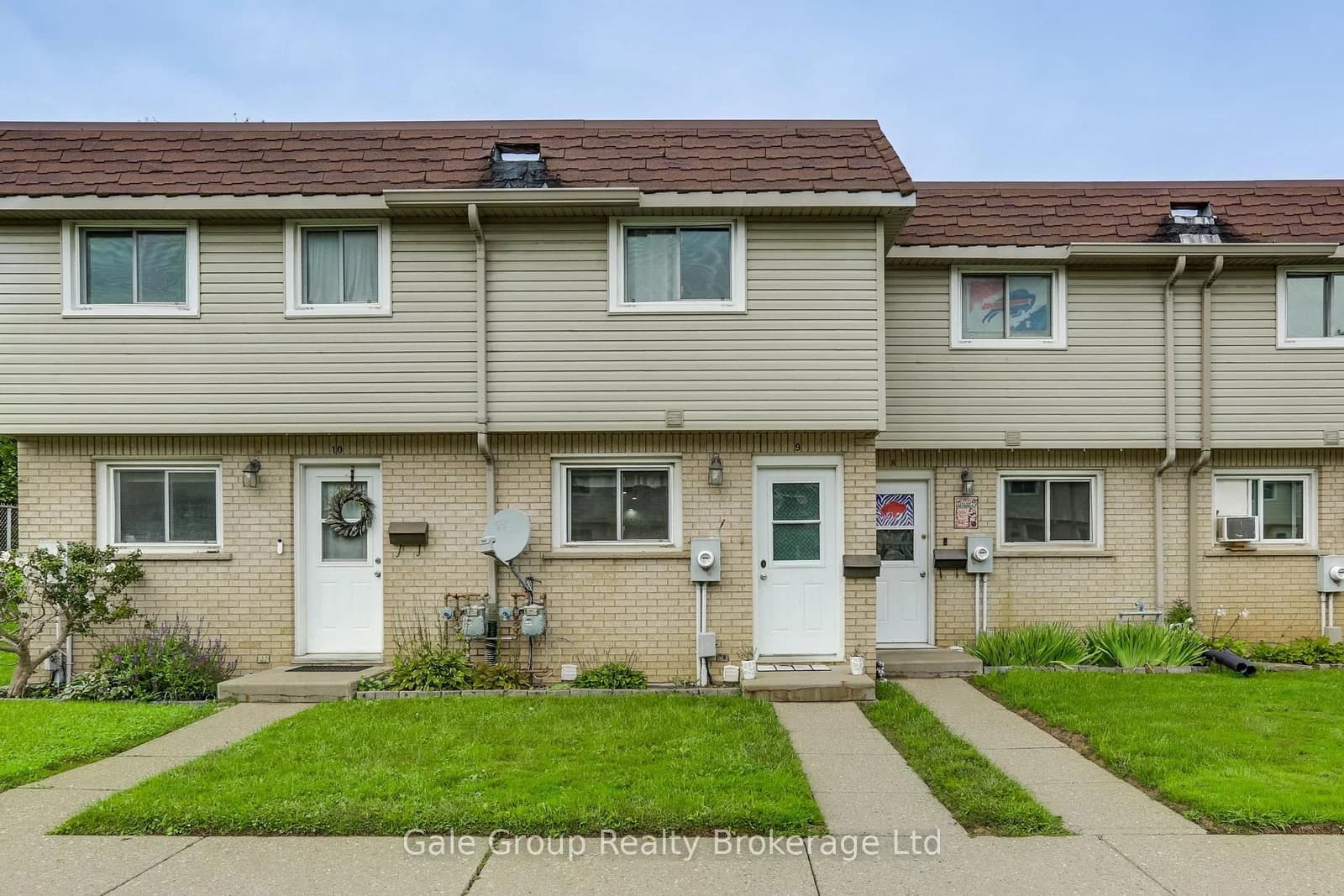 Photo of Springbank Avenue in Woodstock · North