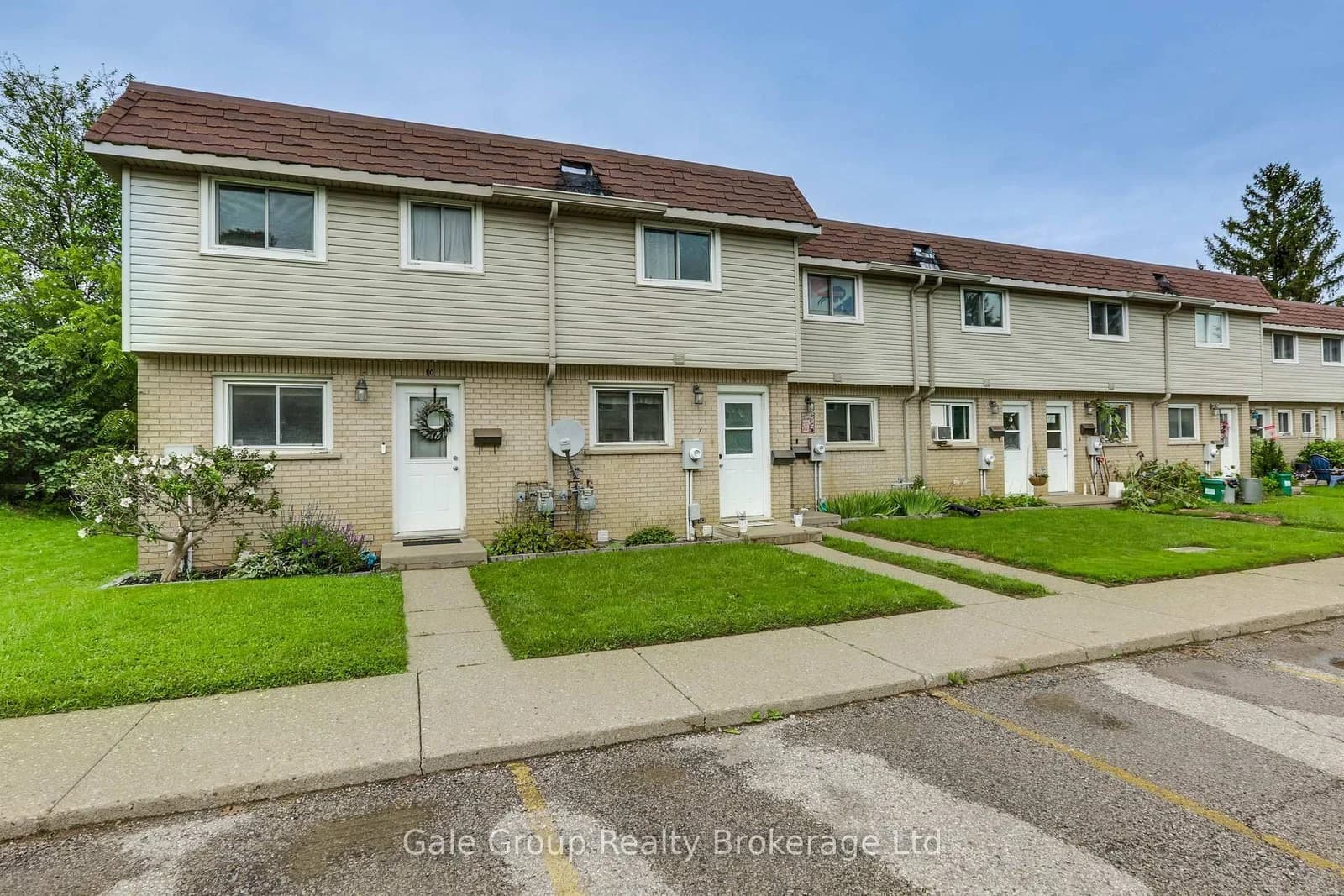 Springbank Avenue in Woodstock · North — photo 2