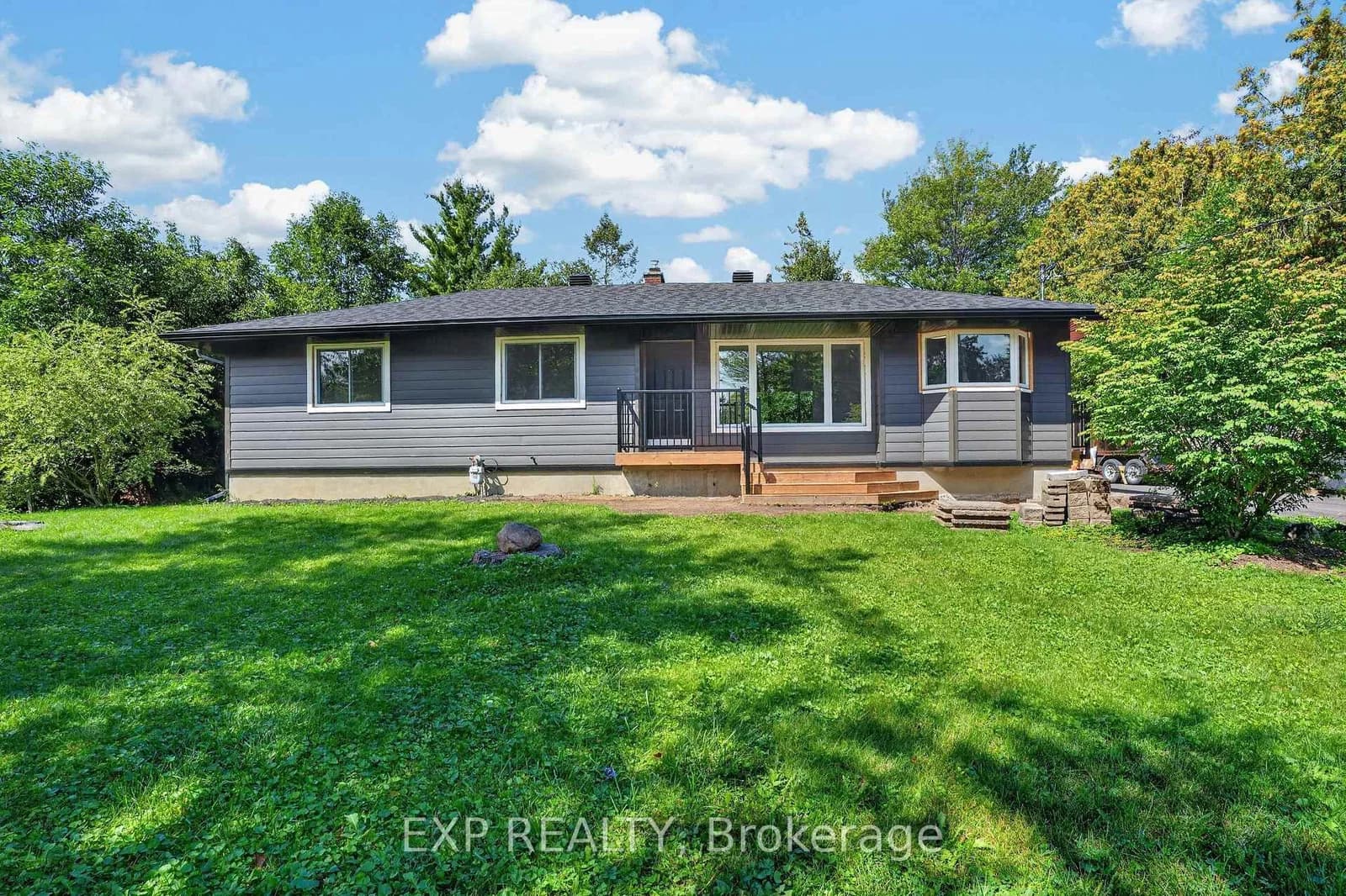 Photo of Grenfell Crescent in Ottawa · Grenfell Glen
