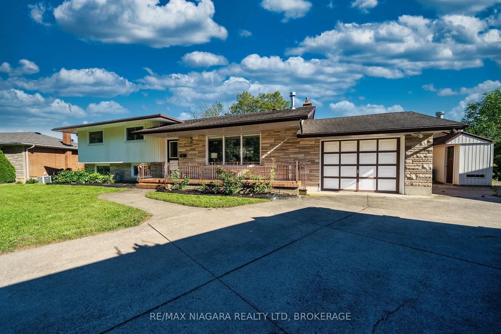 Fernwood Terrace in St. Catharines · Glendale/Glenridge — photo 2