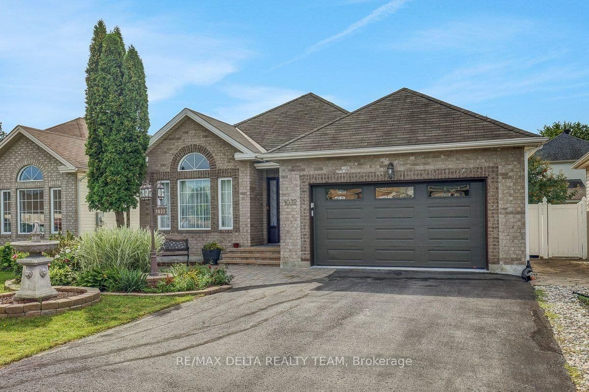 Valin Street in Ottawa · Fallingbrook/Gardenway South — photo 2
