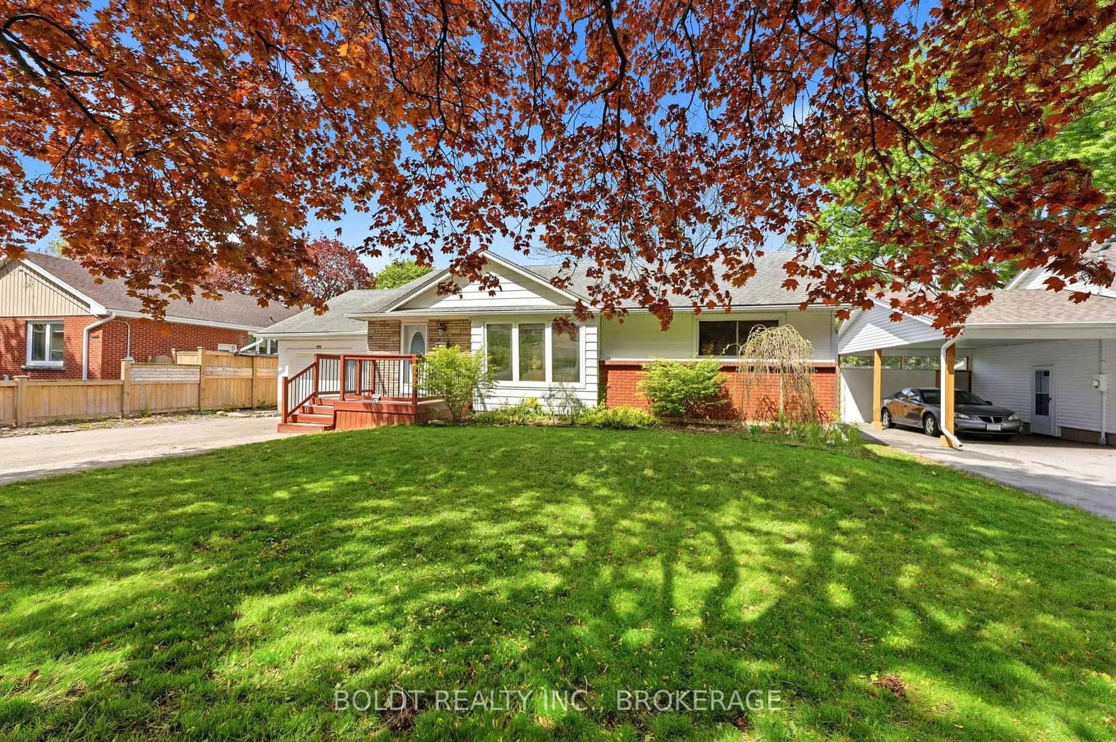 Photo of Woodelm Drive in St. Catharines · Carlton/Bunting