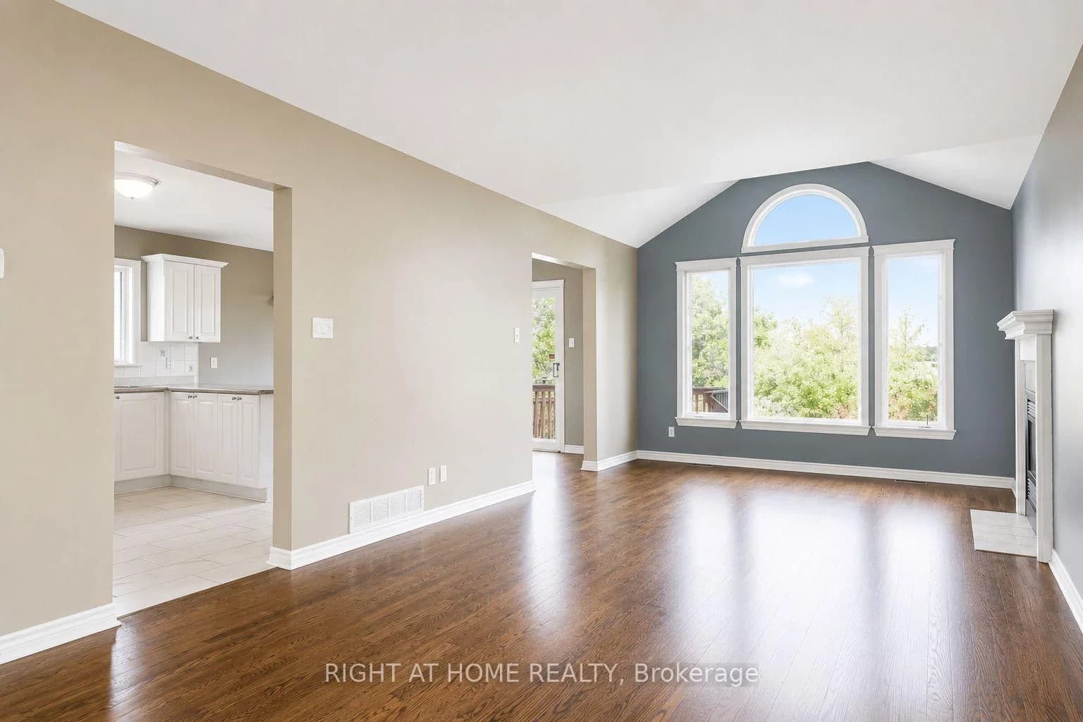 Roberge Crescent in Kanata · Katimavik — photo 2