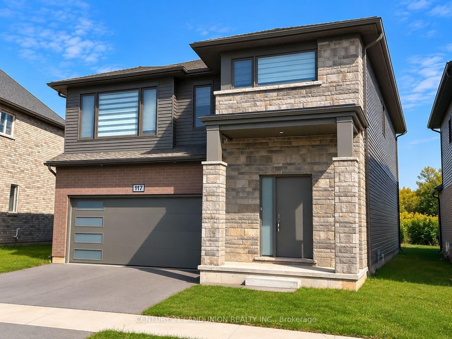 Acacia Road in Pelham · Fonthill — photo 2