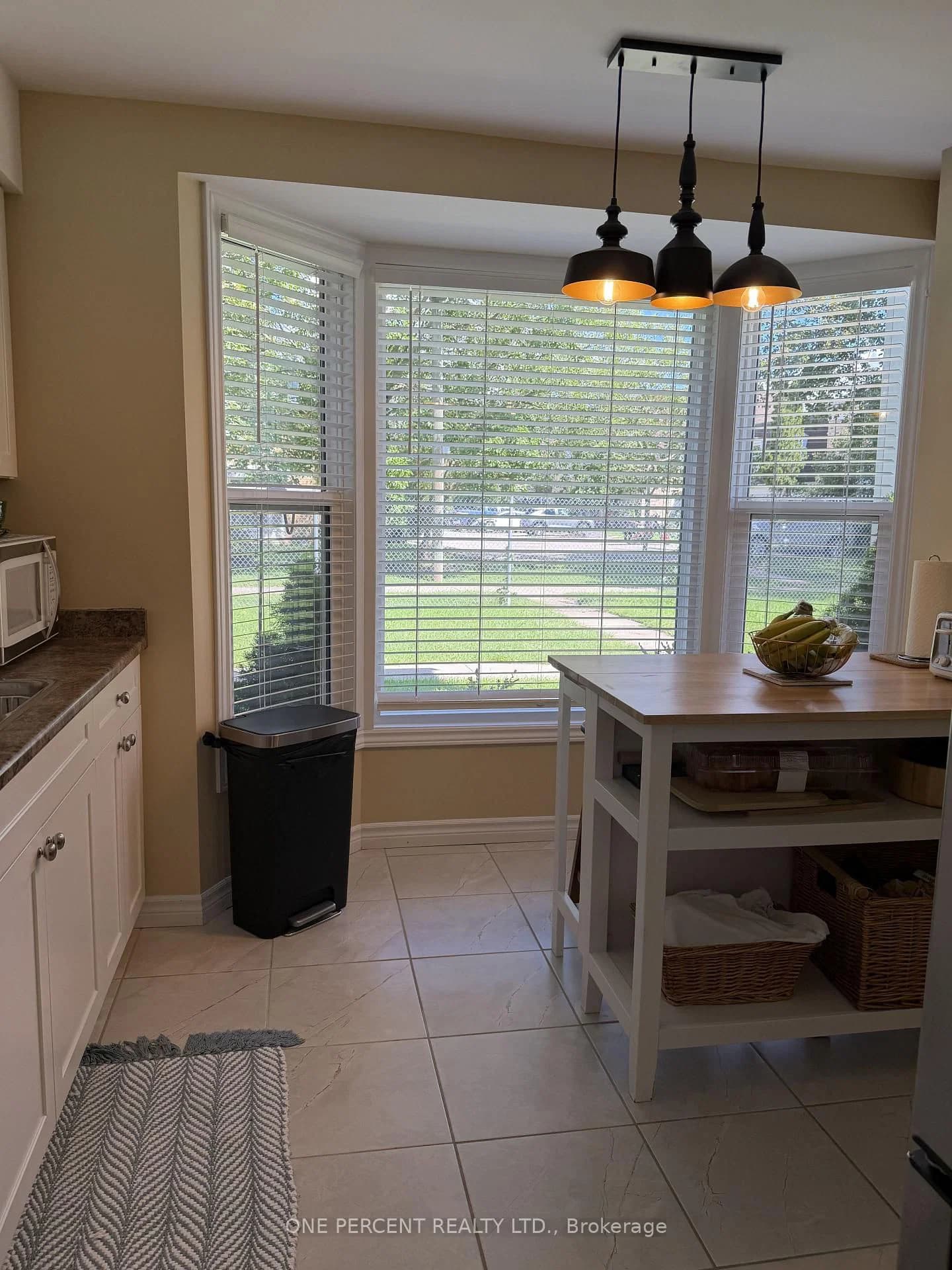 Arbour Glen Crescent in London East · East A — photo 3
