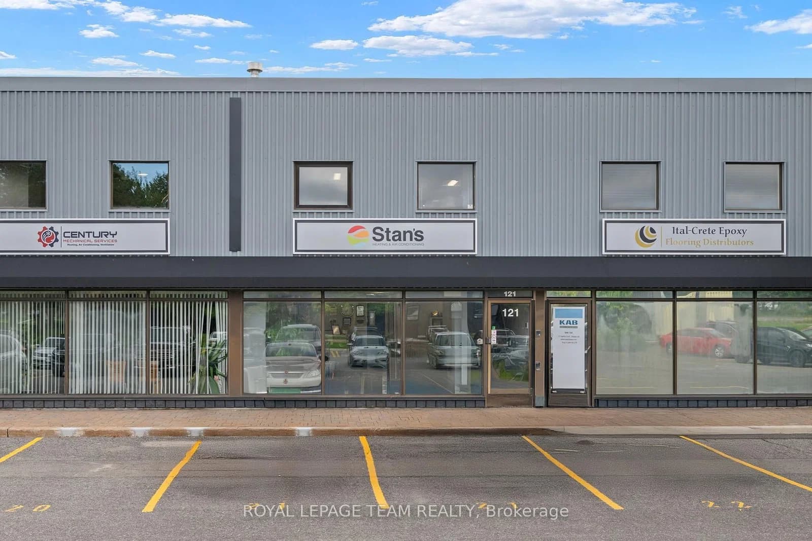 Photo of Capella Court in Ottawa · Rideau Heights/Industrial Park