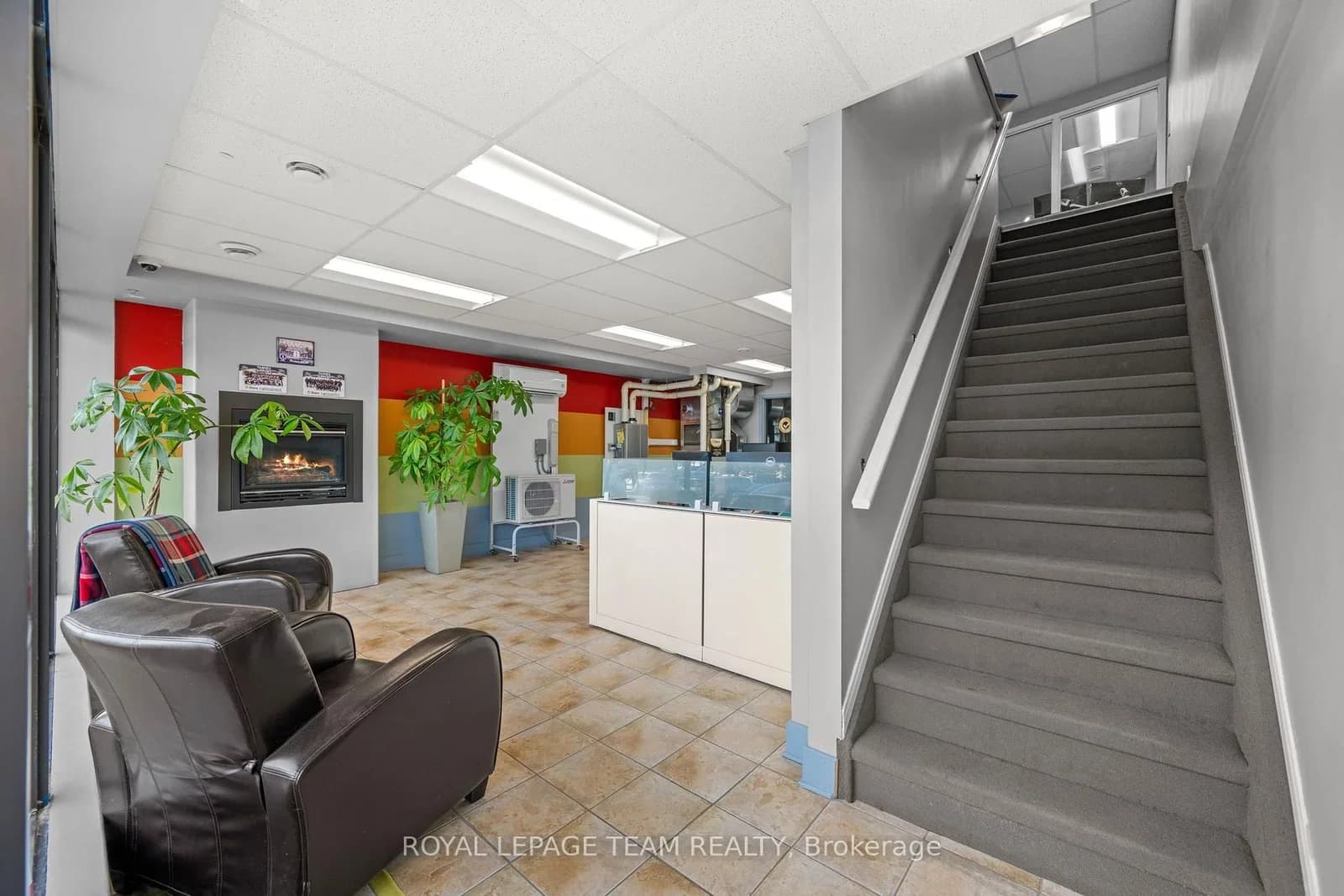 Capella Court in Ottawa · Rideau Heights/Industrial Park — photo 3