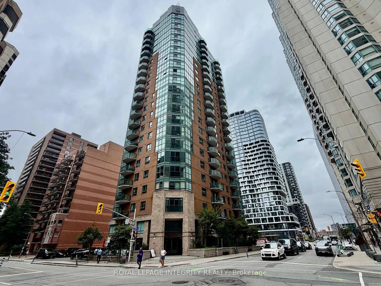 Photo of Laurier Avenue in Ottawa · Ottawa Centre