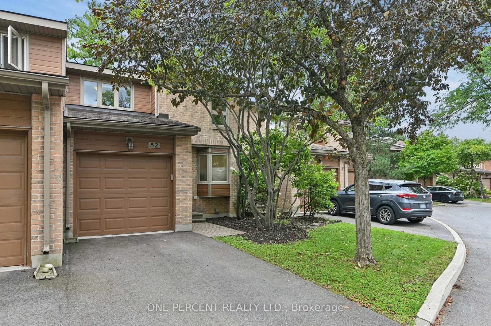 Coronation Avenue in Ottawa · Riverview Park — photo 2