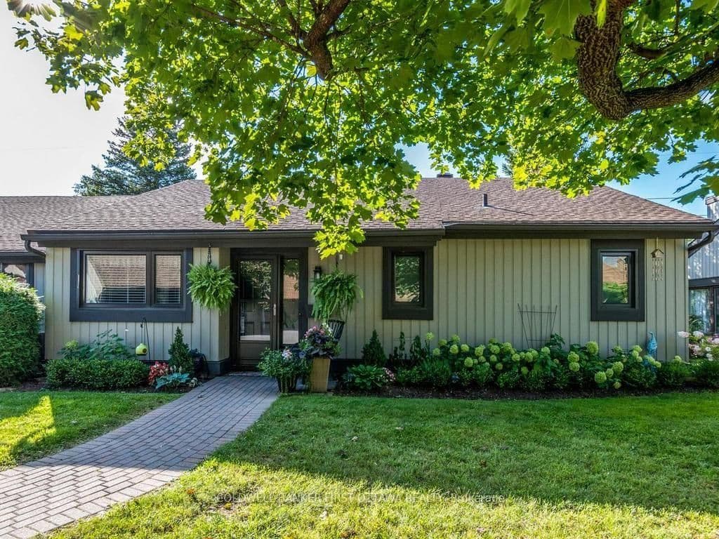 Photo of Kittansett Court in Ottawa · Stittsville (Central)