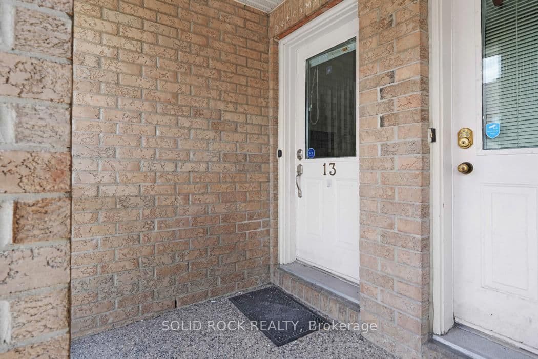 Blohm Drive in Ottawa · Hunt Club Park — photo 2