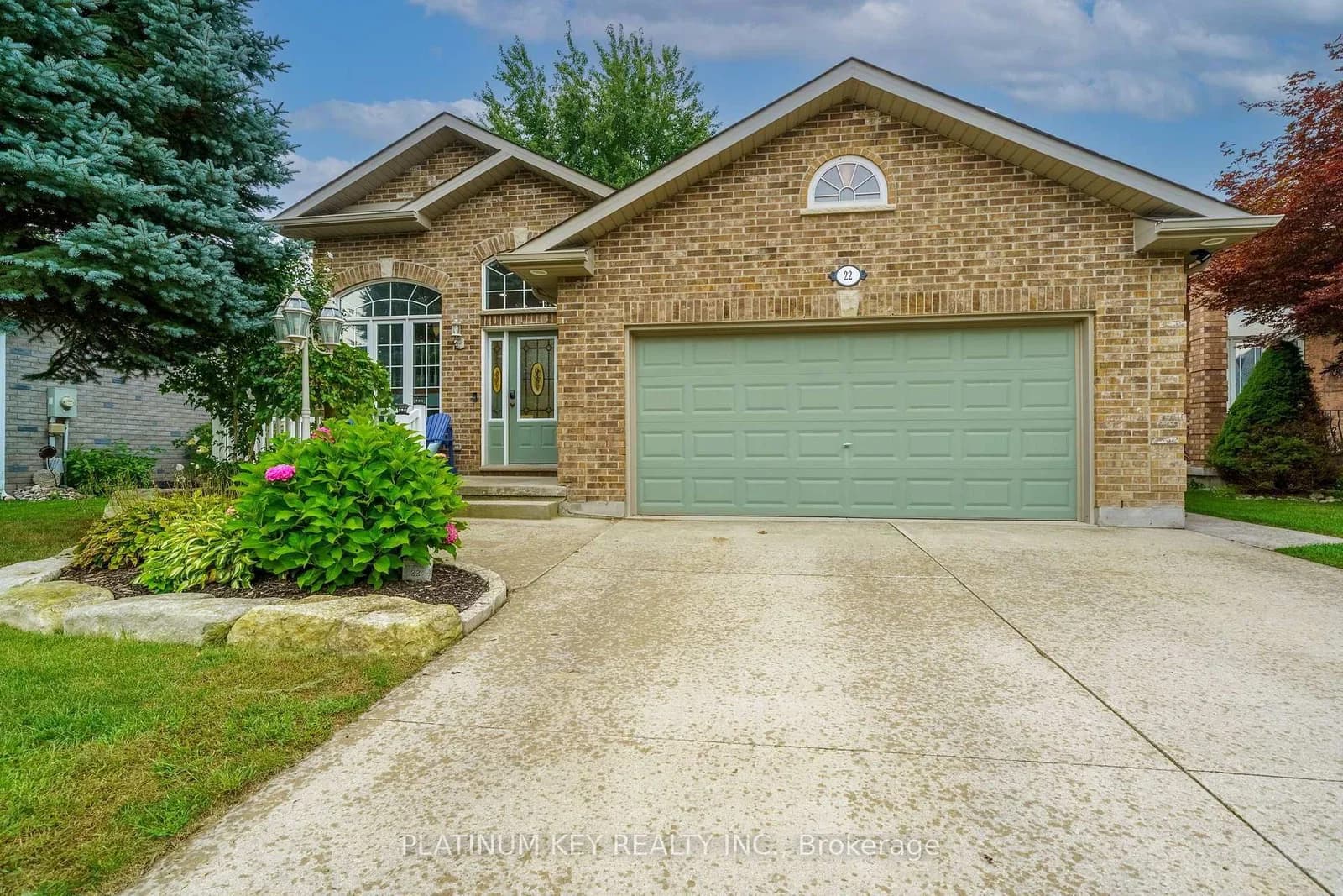 Photo of Ridge Street in Strathroy-Caradoc · SW