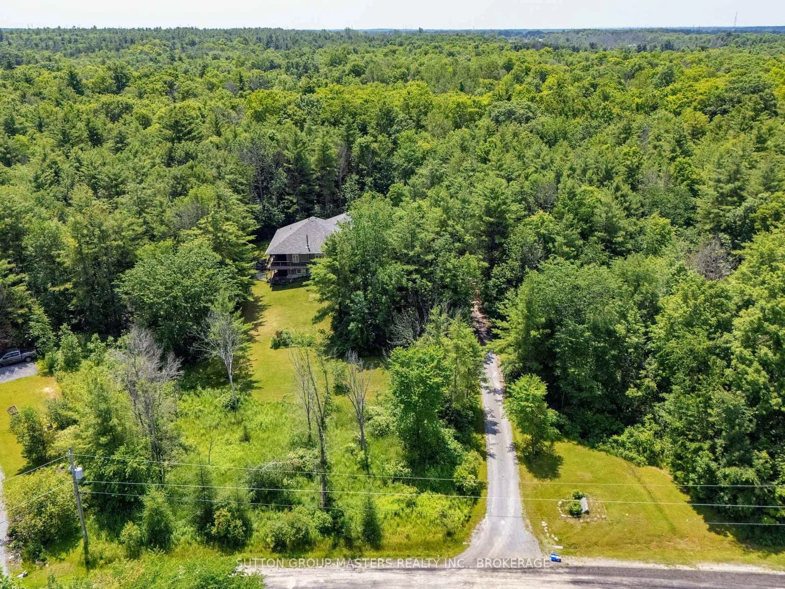 Country Woods Drive in Harrowsmith · Frontenac South — photo 2