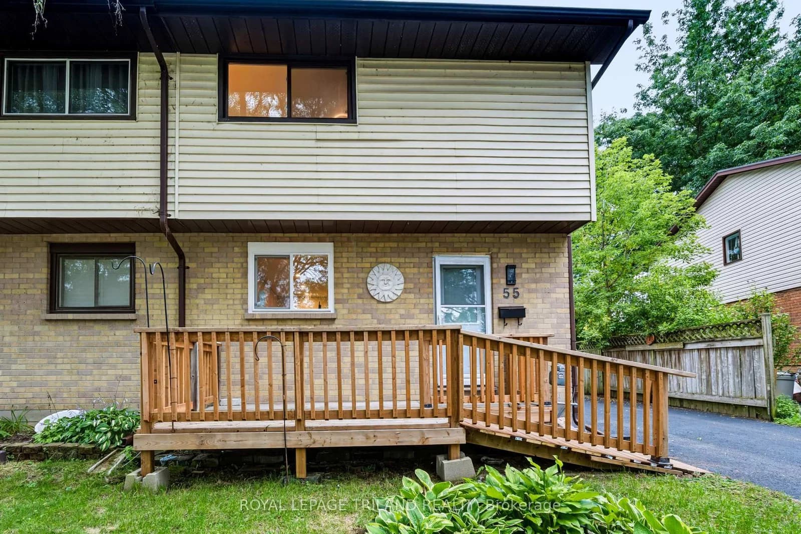 Mohegan Crescent in London East · East D — photo 3
