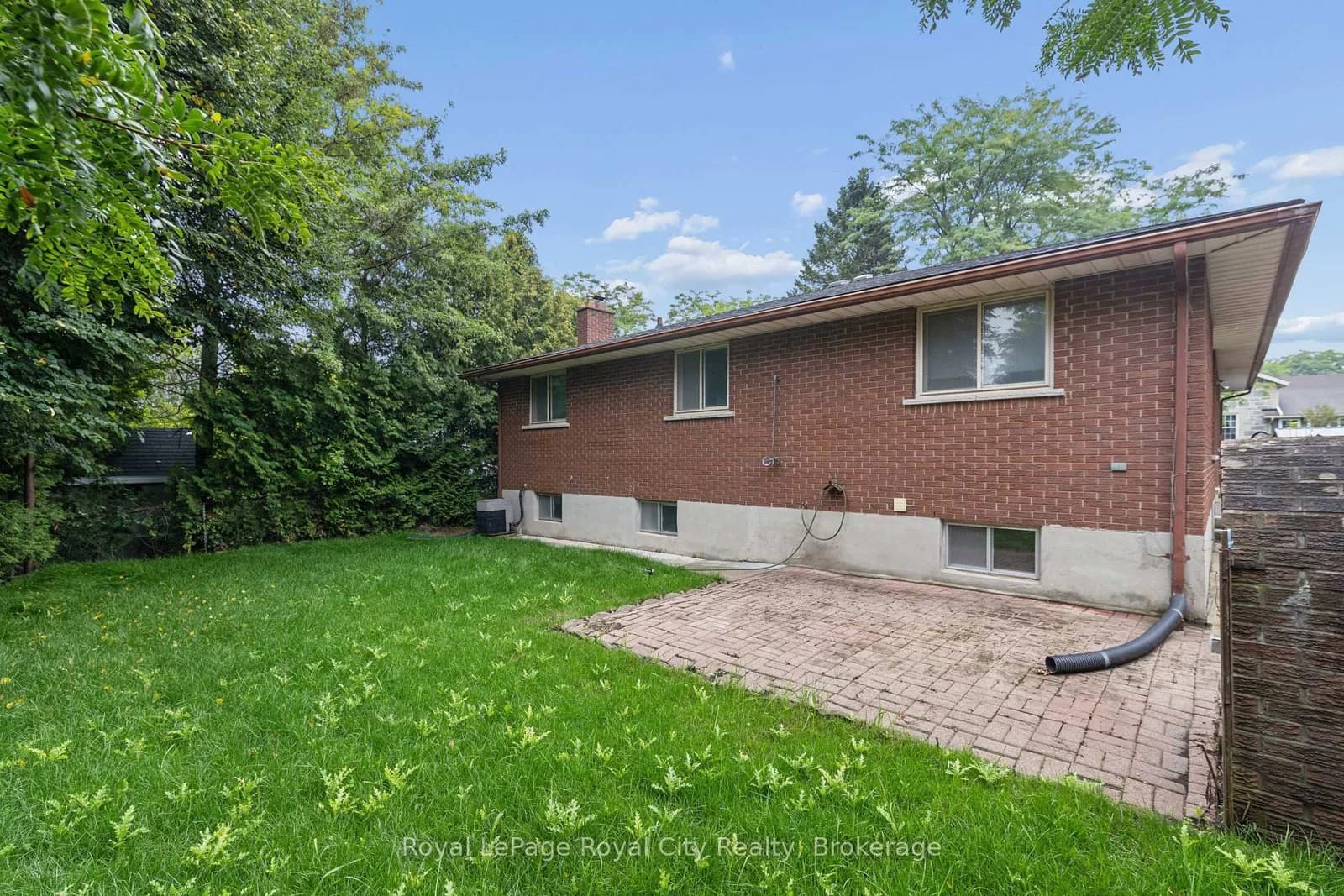 Kron Drive in Guelph · Kortright West — photo 3