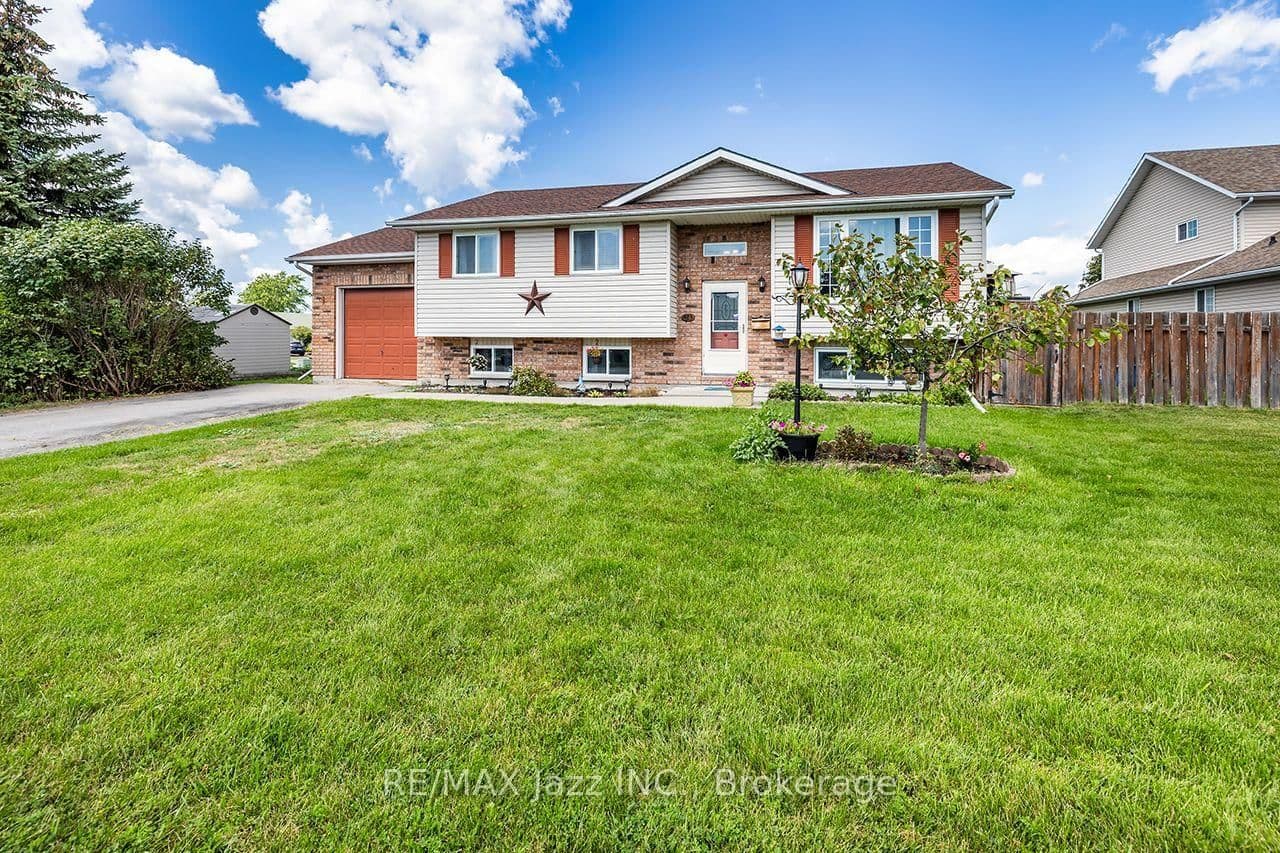 Photo of Glenn Drive in Quinte West · Trenton Ward