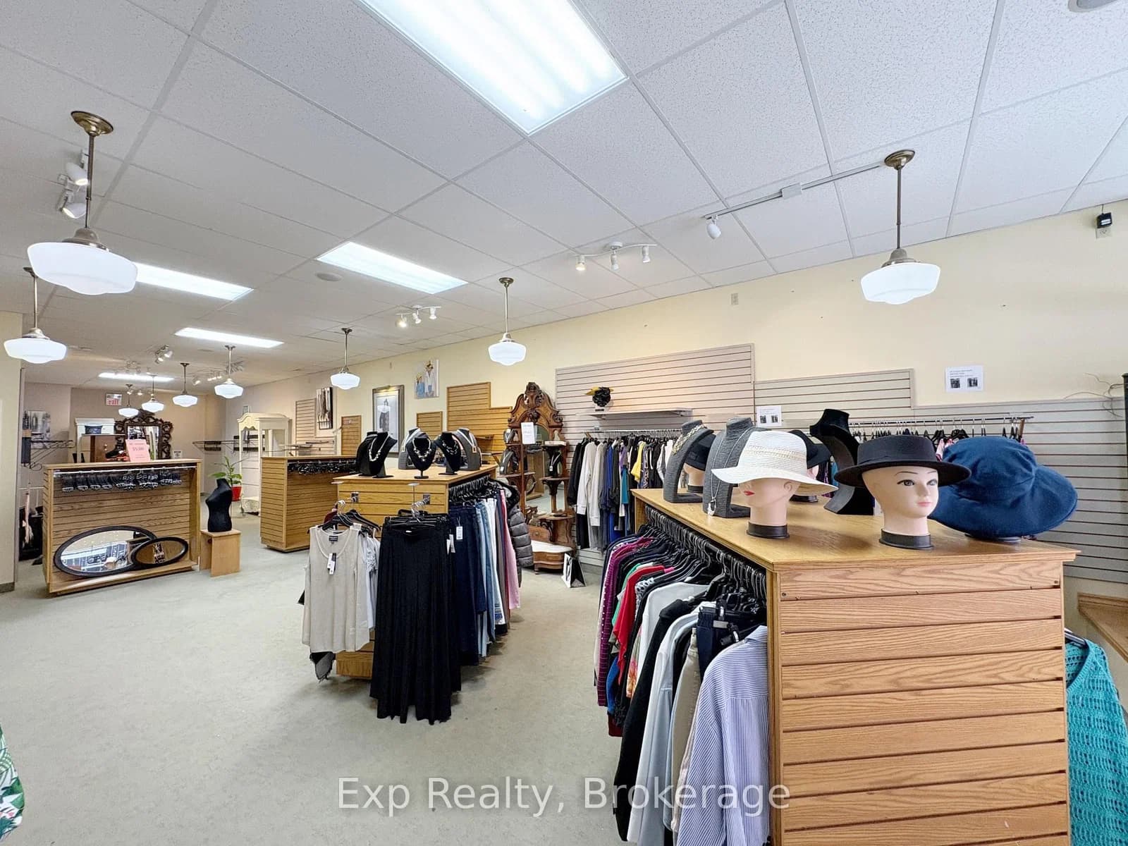 Dundas Street in Greater Napanee · Greater Napanee — photo 3