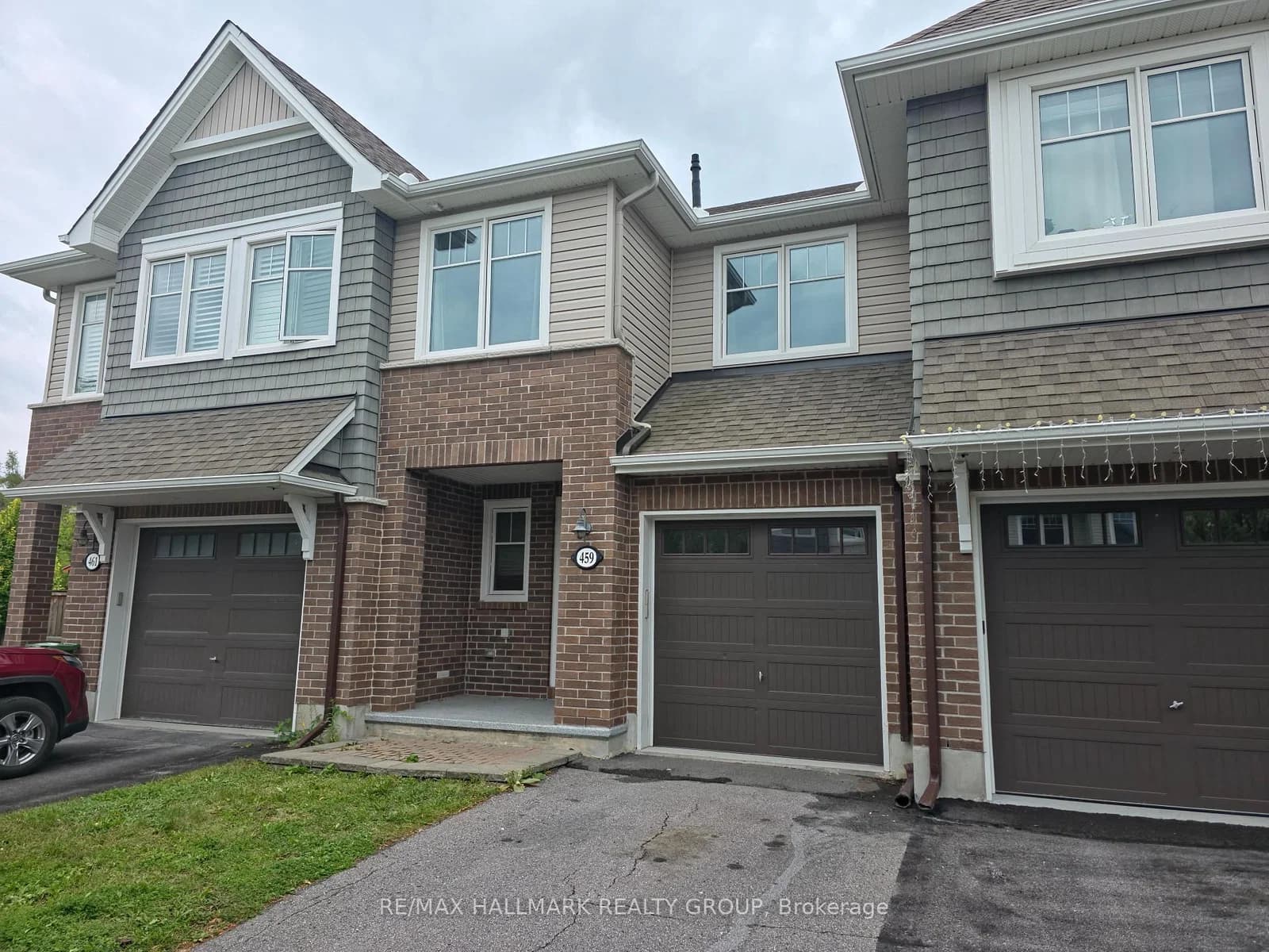 Photo of Warmstone Drive in Ottawa · Stittsville (North)
