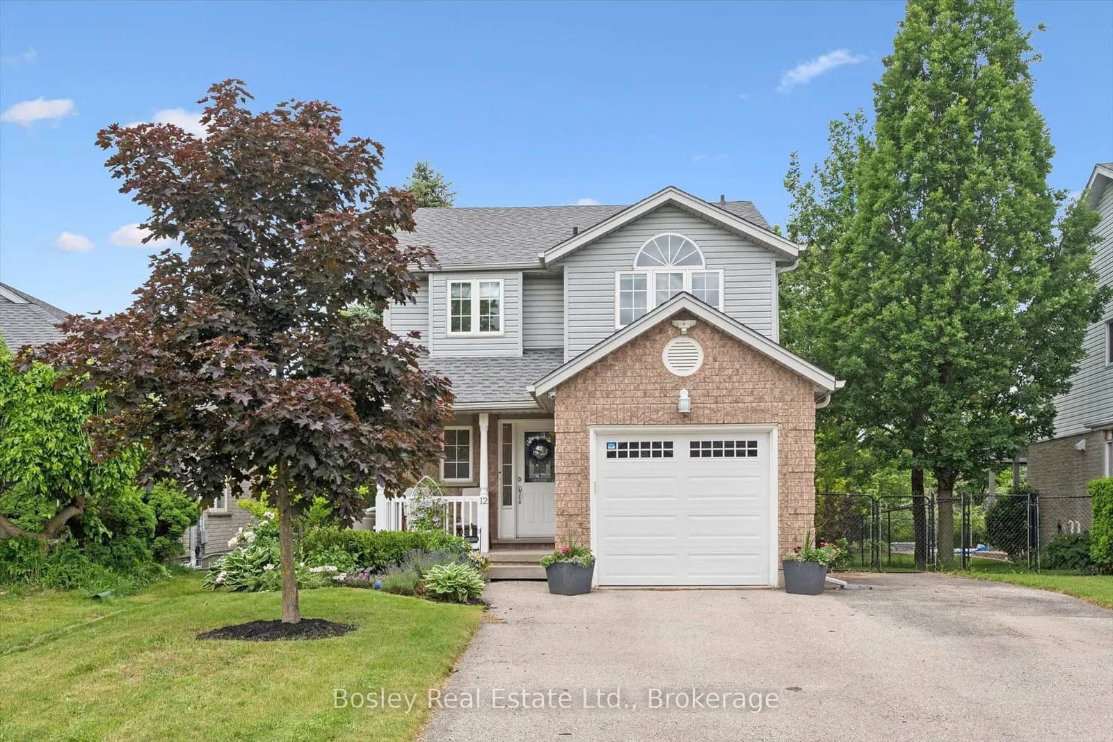 Deerpath Drive in Guelph · Willow West/Sugarbush/West Acres — photo 2