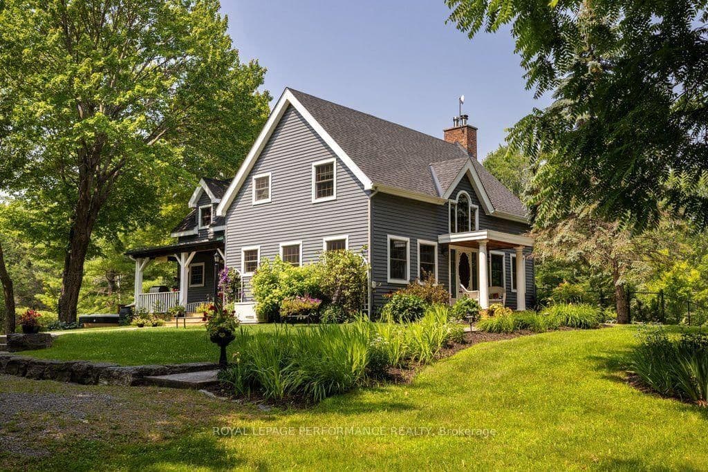 Photo of Torwood Drive in Ottawa · Dunrobin Shores
