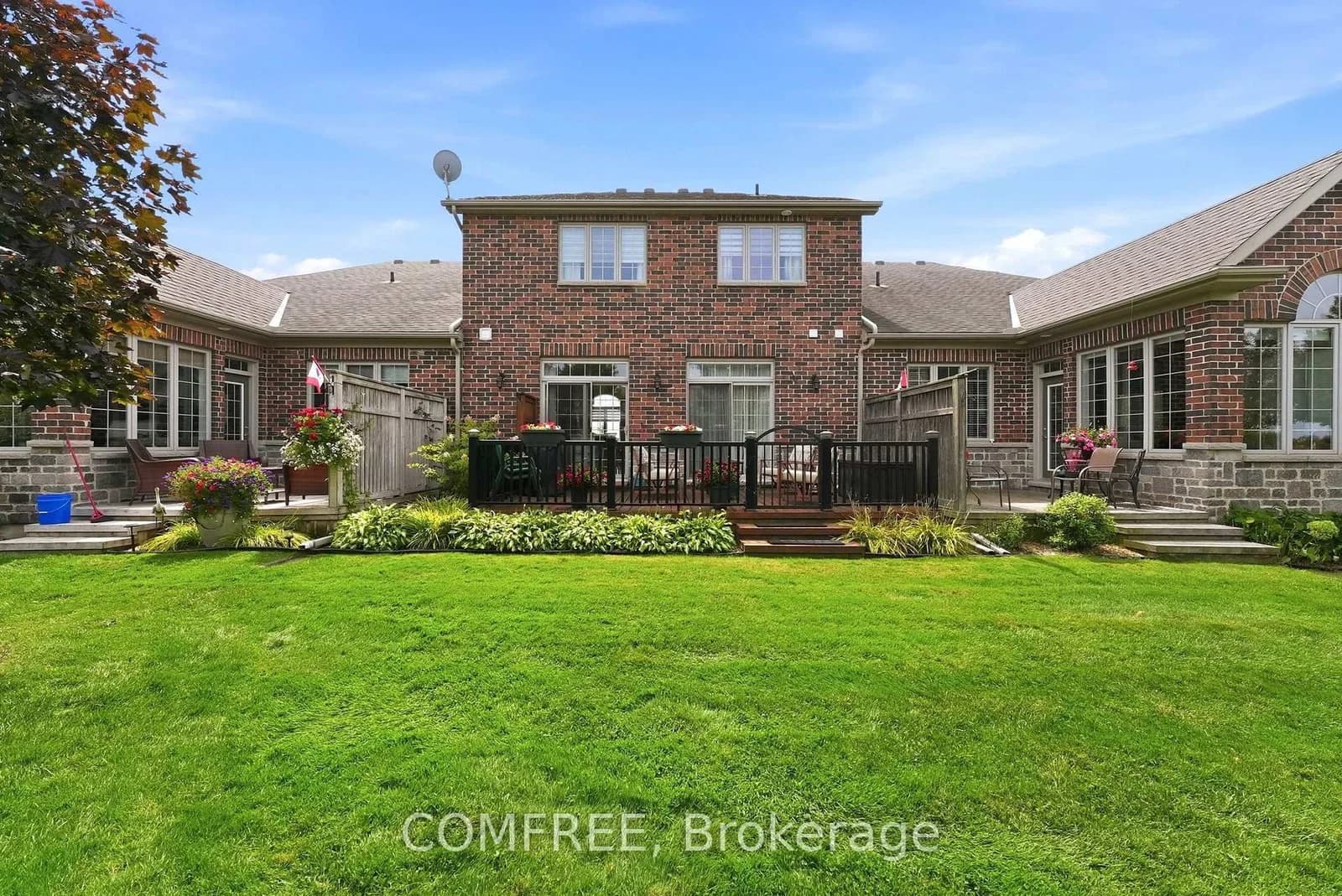 Turnberry Lane in Plympton-Wyoming · Plympton Wyoming — photo 2