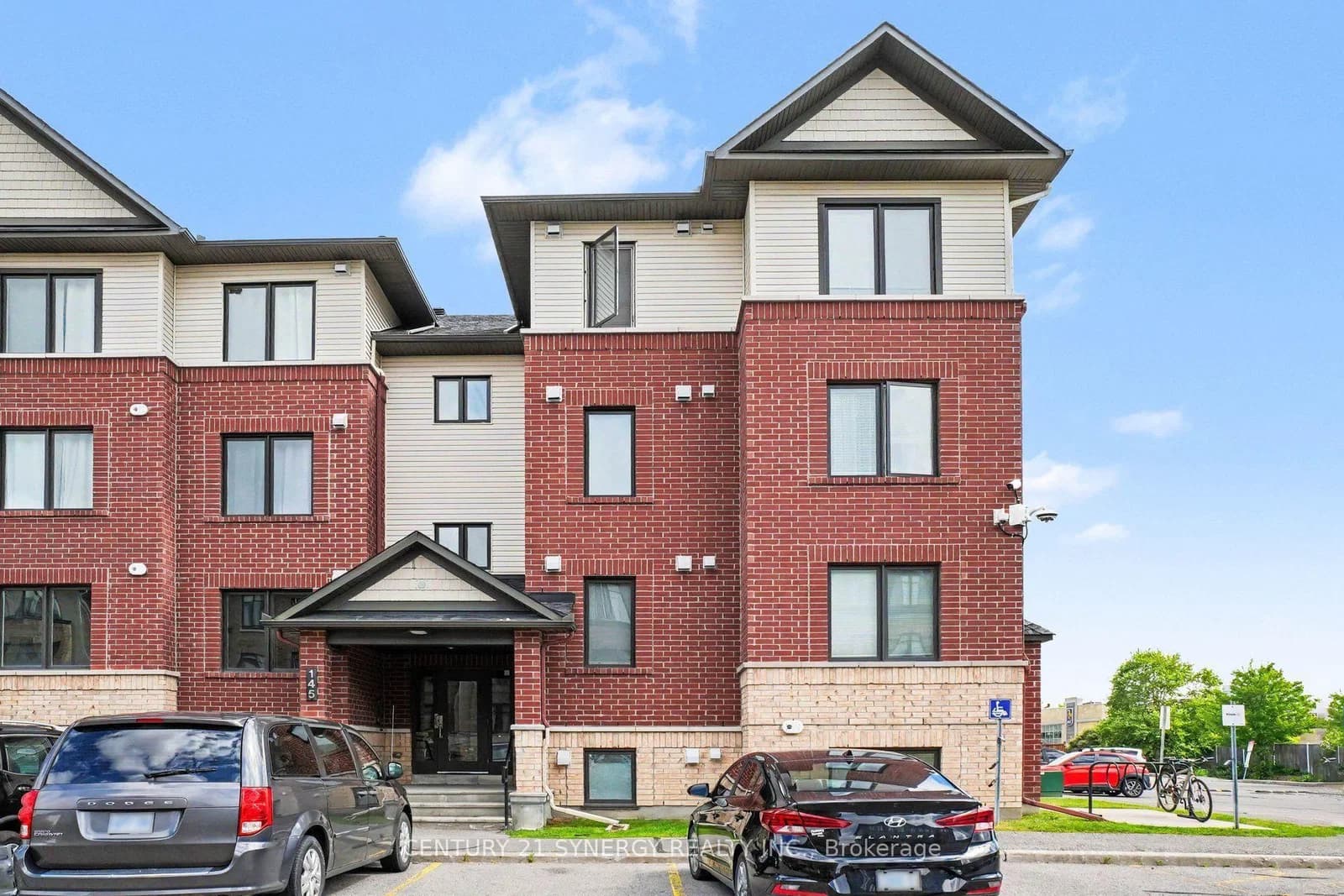 Bluestone Private in Ottawa · Avalon West — photo 2