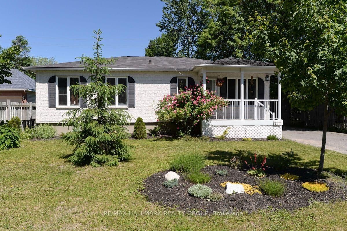 Photo of Corkstown Road in Ottawa · Crystal Beach