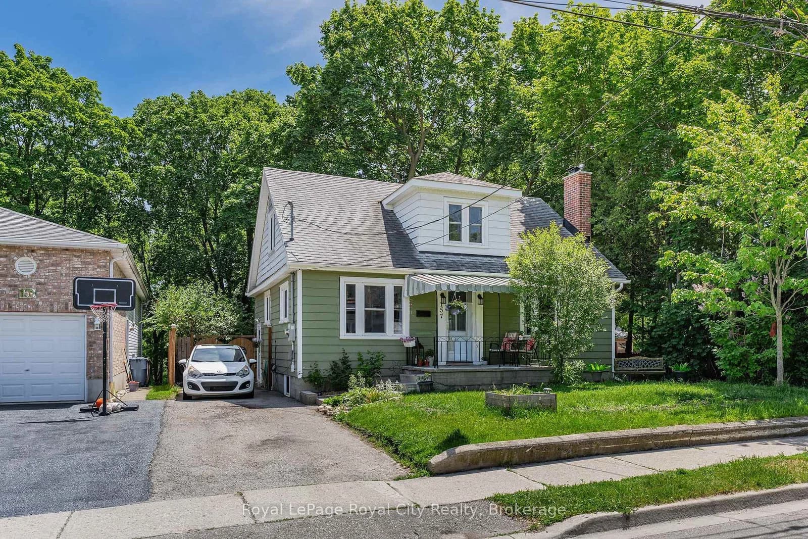 Photo of Grange Street in Guelph · St. George's