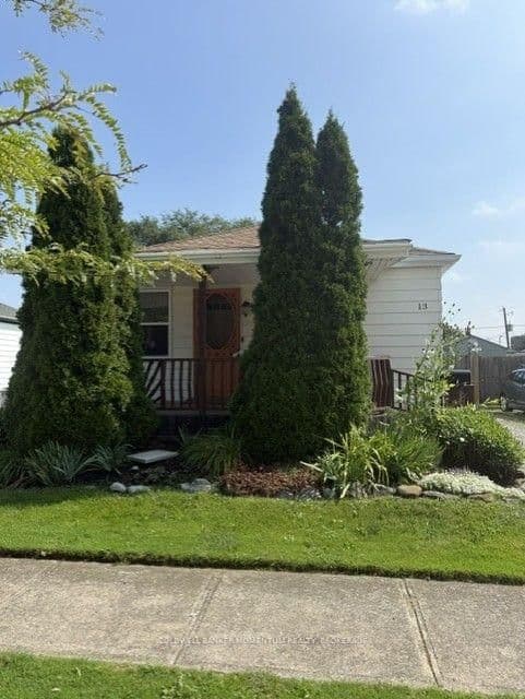Princess Street in St. Catharines · E. Chester — photo 2