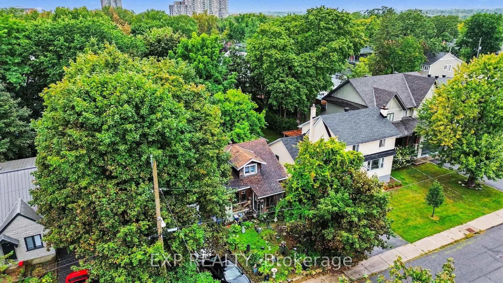 Cowley Avenue in Ottawa · Ottawa West/Tunneys Pasture — photo 2