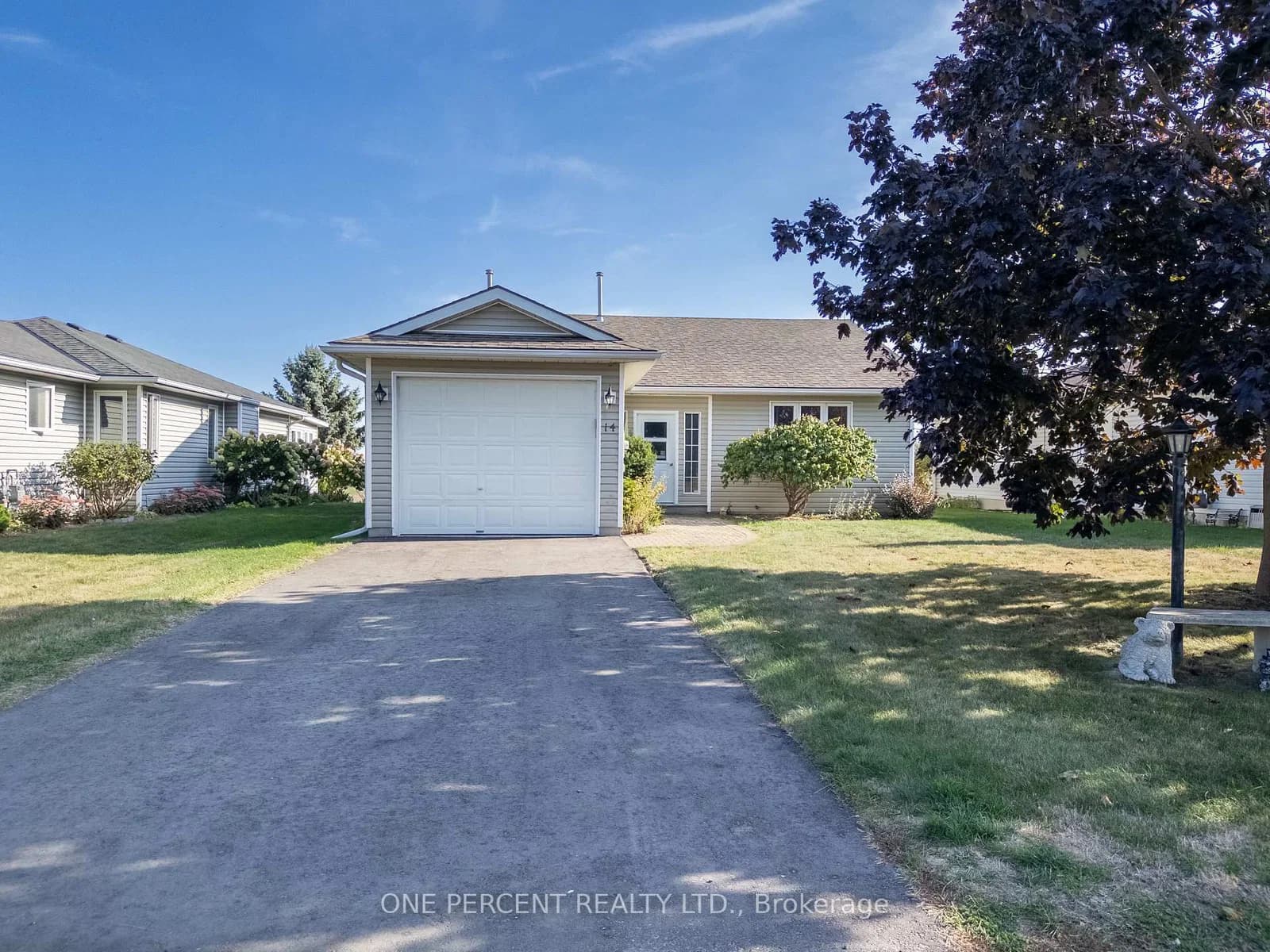 Elmdale Drive in Prince Edward County · Wellington Ward — photo 3