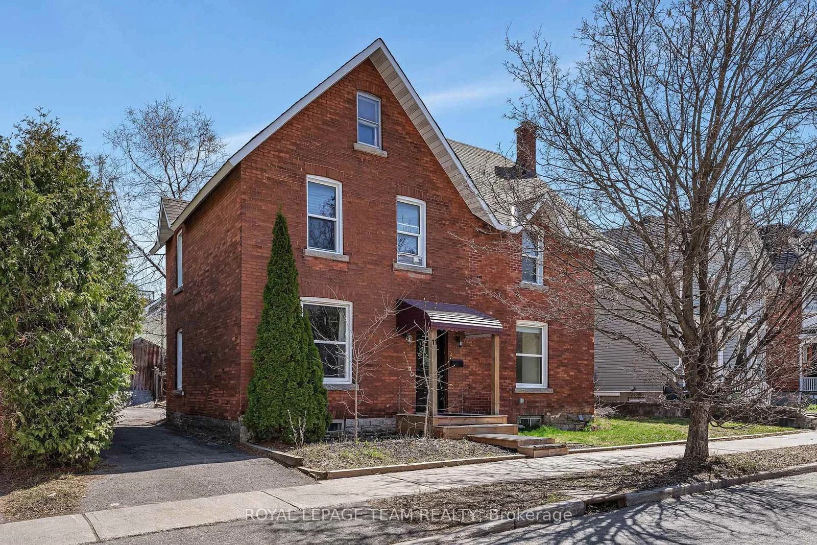 Photo of Sherbrooke Avenue in Ottawa · Hintonburg