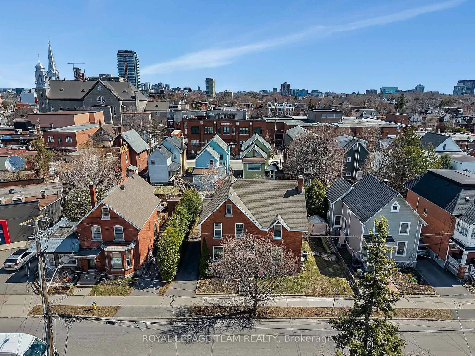 Sherbrooke Avenue in Ottawa · Hintonburg — photo 3