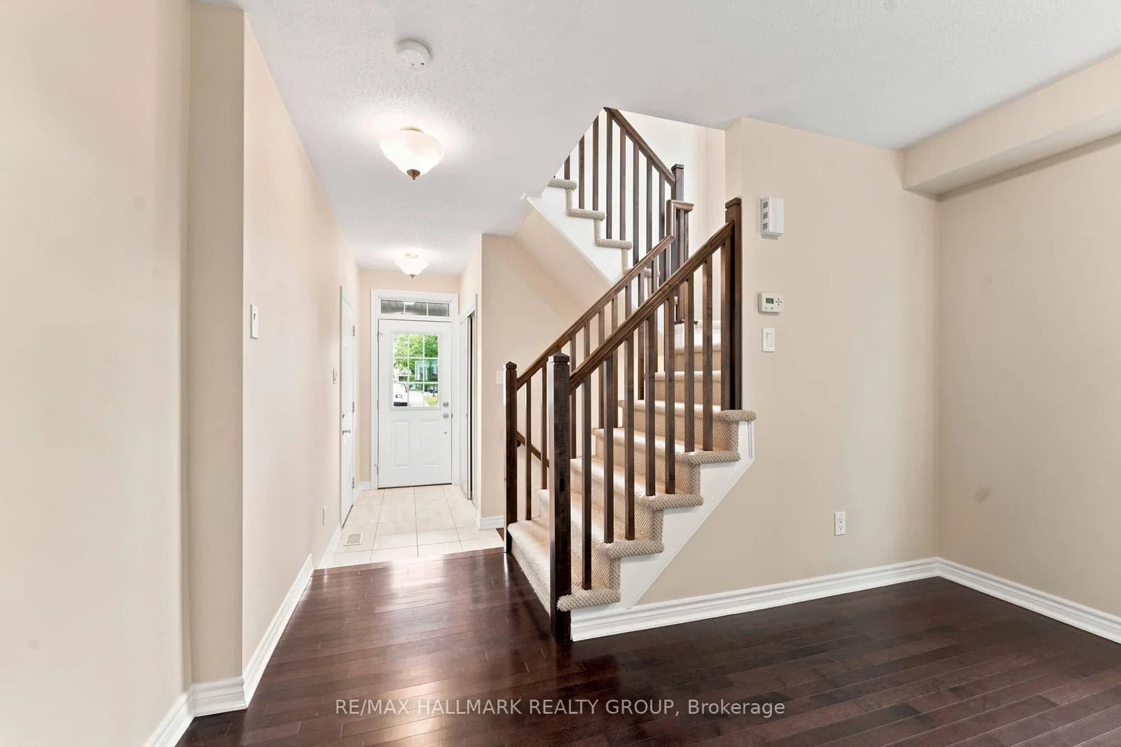 Sweet Grass Circle in Ottawa · Barrhaven - Half Moon Bay — photo 2