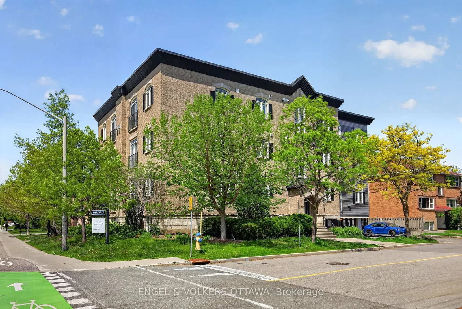Churchill Avenue in Ottawa · Westboro/Hampton Park — photo 2