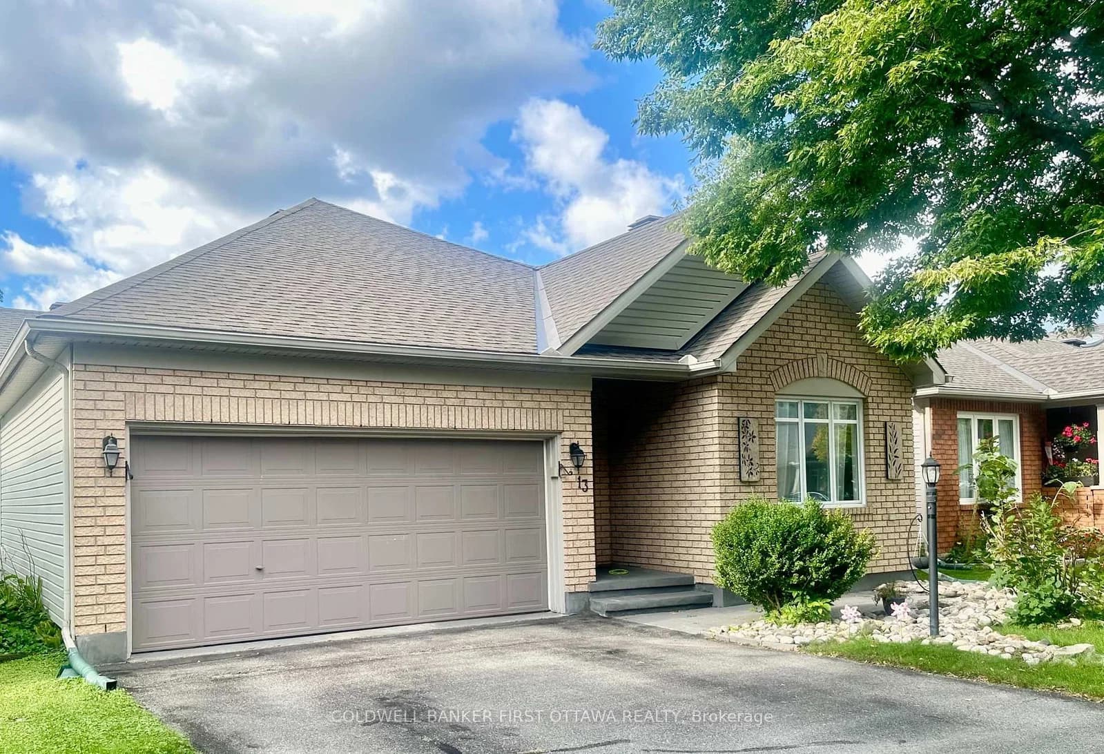 Photo of Fieldcrest Avenue in Ottawa · Barrhaven - Longfields